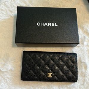 Chanel Yen wallet caviar leather